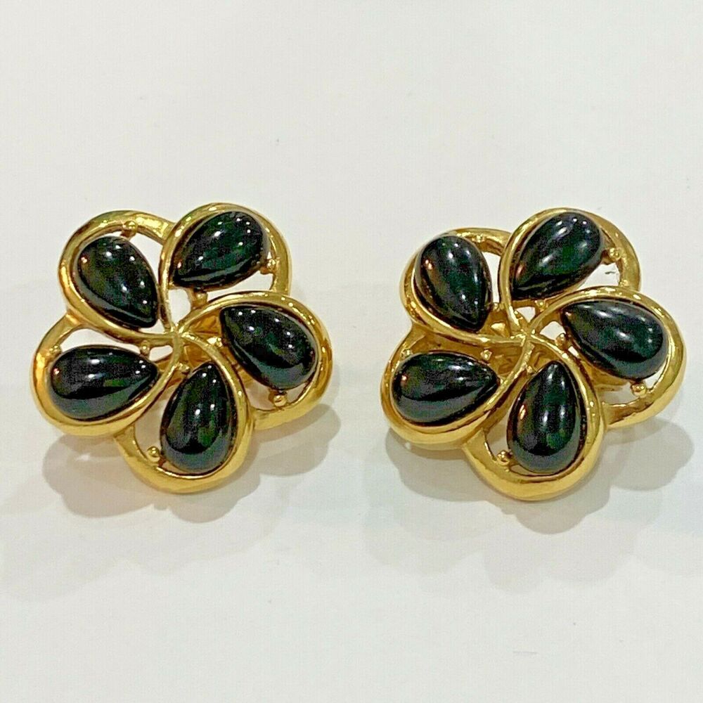 Vintage Trifari clip on earrings chunky gold tone & black teardrop beads rounds